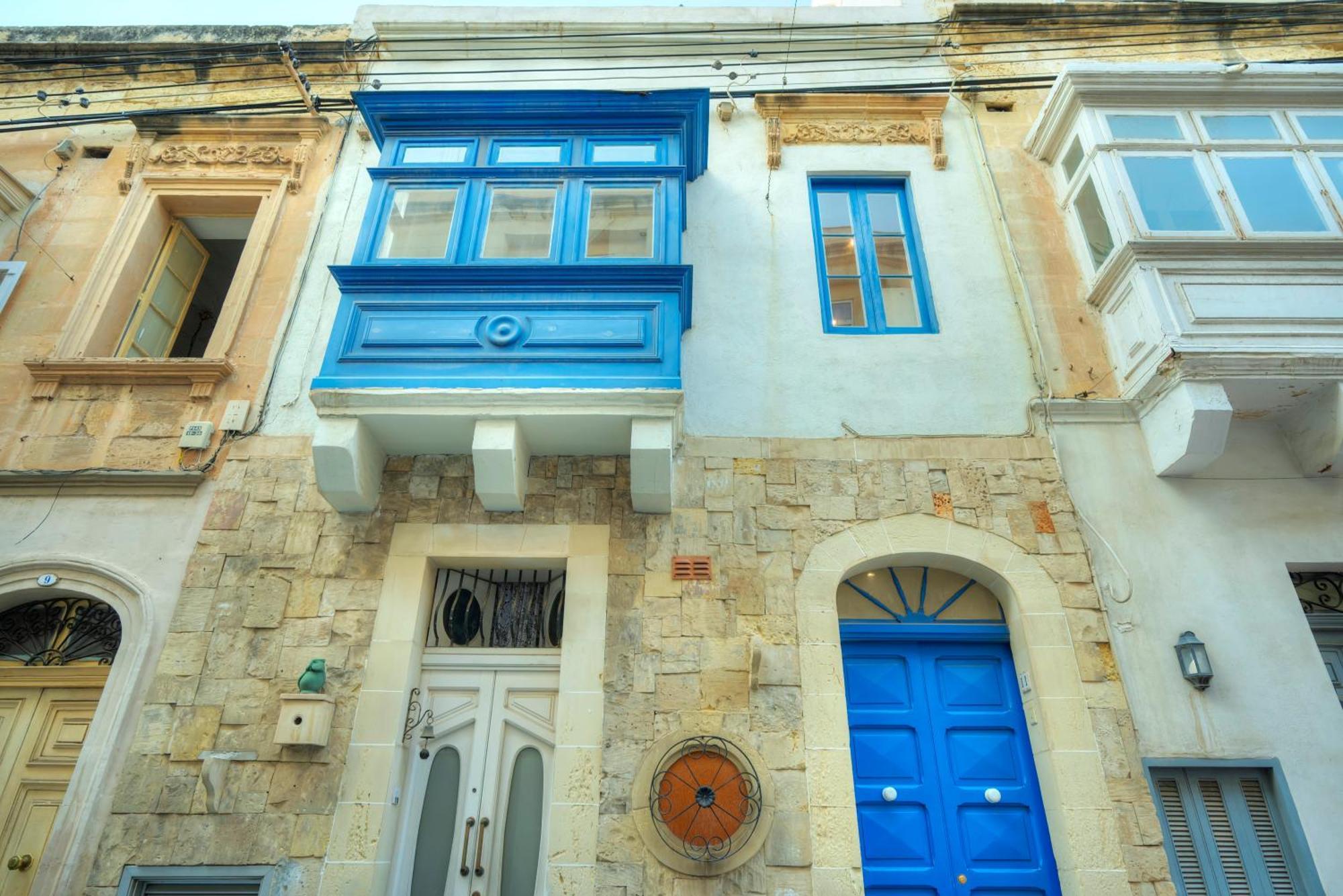 Seaview Sliema 30 Seconds To High Street & Ferry, 2X Double En-Suite Bedrooms, Modern Whole Traditional Townhouse, Kitchen, Living Area, & Roof Terrace Екстериор снимка