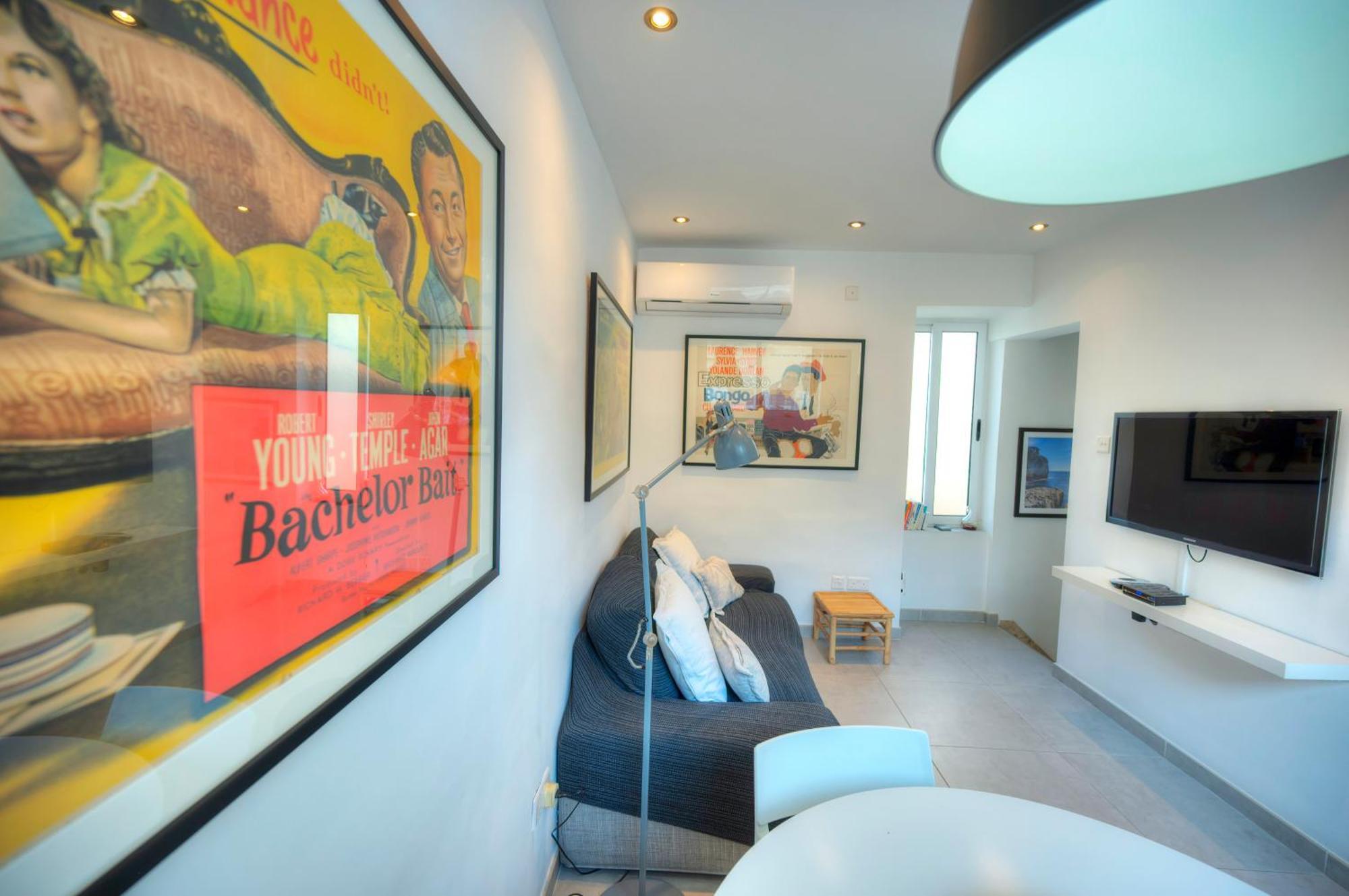 Seaview Sliema 30 Seconds To High Street & Ferry, 2X Double En-Suite Bedrooms, Modern Whole Traditional Townhouse, Kitchen, Living Area, & Roof Terrace Екстериор снимка
