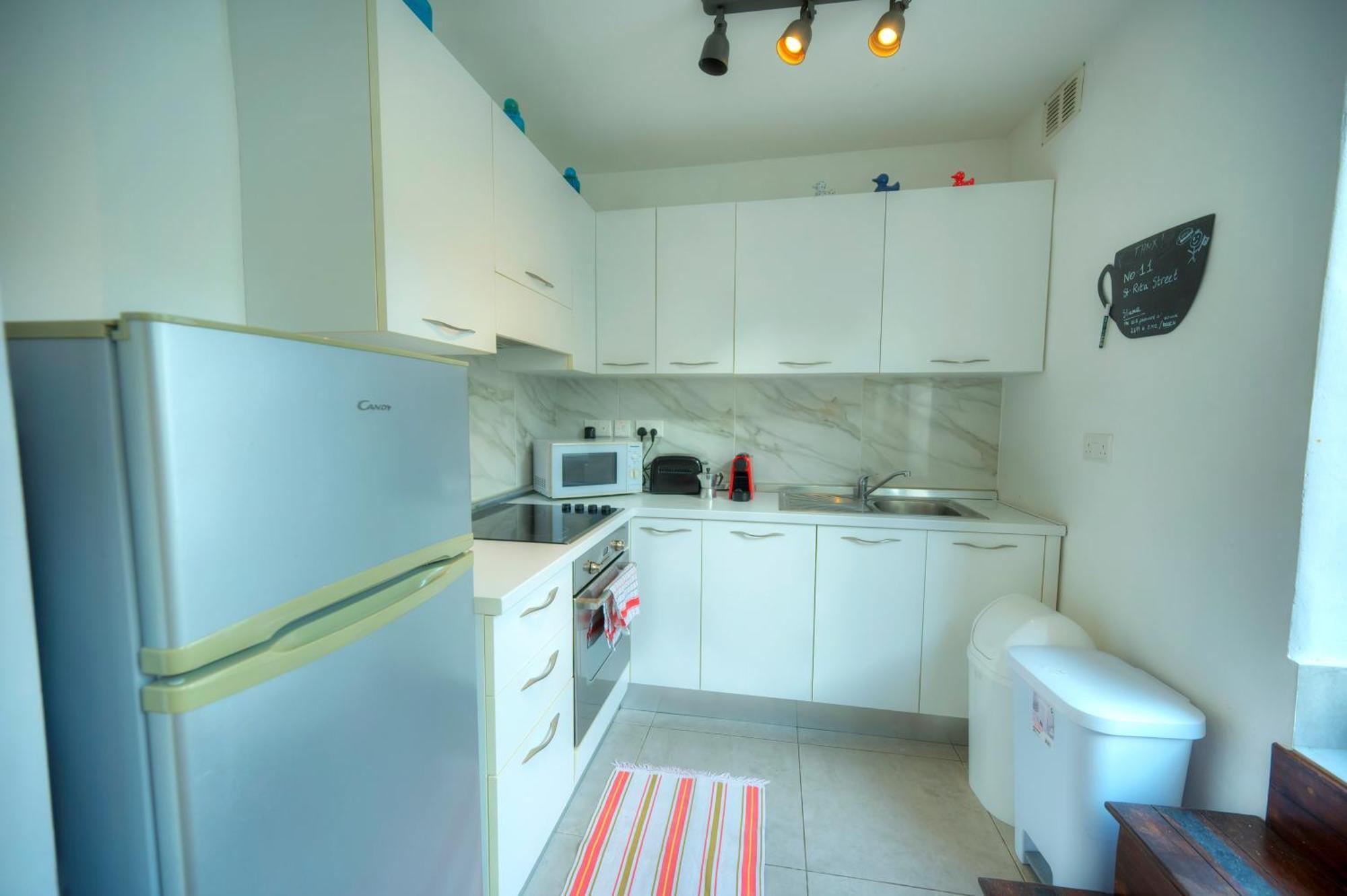 Seaview Sliema 30 Seconds To High Street & Ferry, 2X Double En-Suite Bedrooms, Modern Whole Traditional Townhouse, Kitchen, Living Area, & Roof Terrace Екстериор снимка