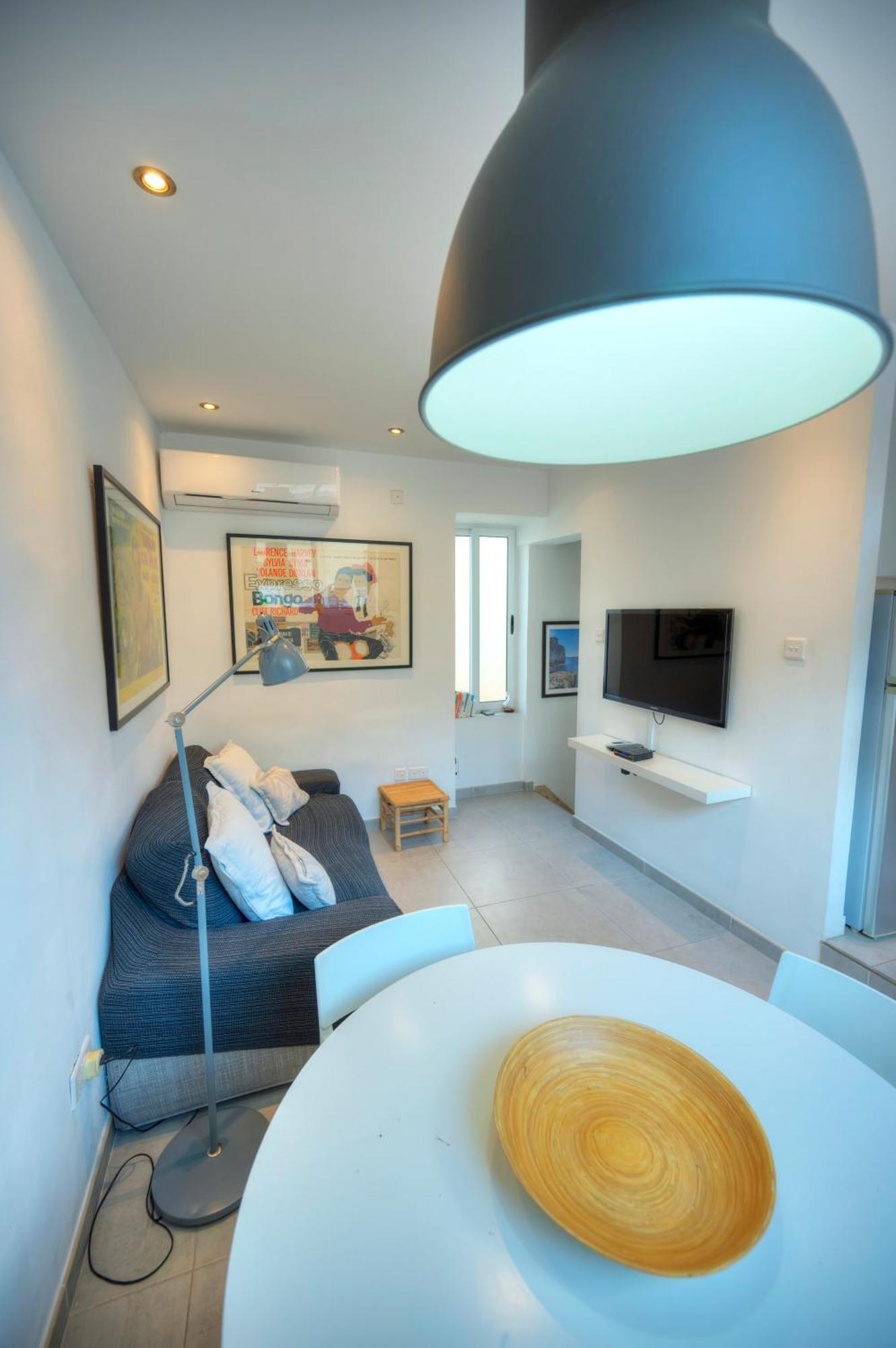 Seaview Sliema 30 Seconds To High Street & Ferry, 2X Double En-Suite Bedrooms, Modern Whole Traditional Townhouse, Kitchen, Living Area, & Roof Terrace Екстериор снимка